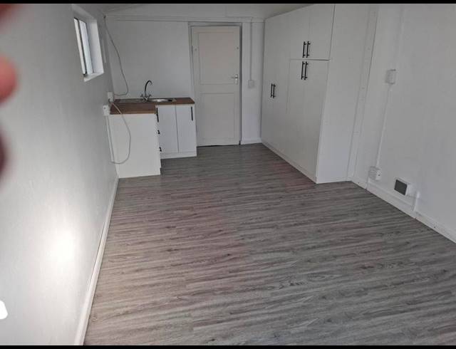 1 BEDROOM PROPERTY TO RENT IN GOODWOOD CENTRAL